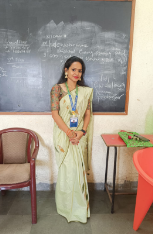 Anuja Tiwari (Hindi Teacher)